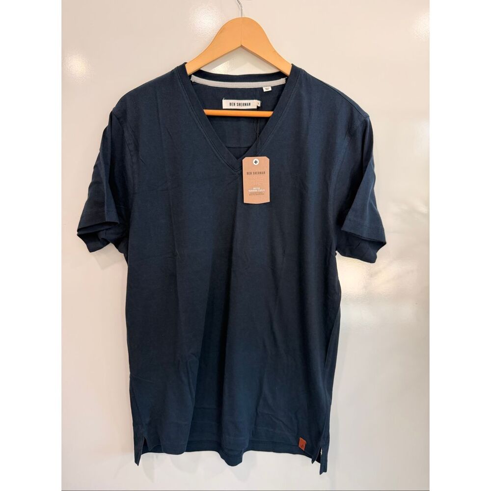 Ben Sherman Men’s XL Navy V-Neck‎ Tee NWT